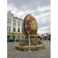 Объемное трехметровое пасхальное яйцо c пенопласта 